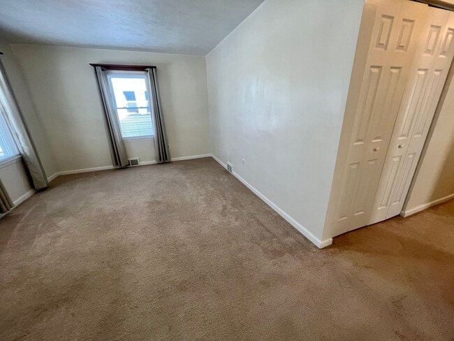 Building Photo - Charming Home - 2 Bedrooms 2 Bathroom - Mo...