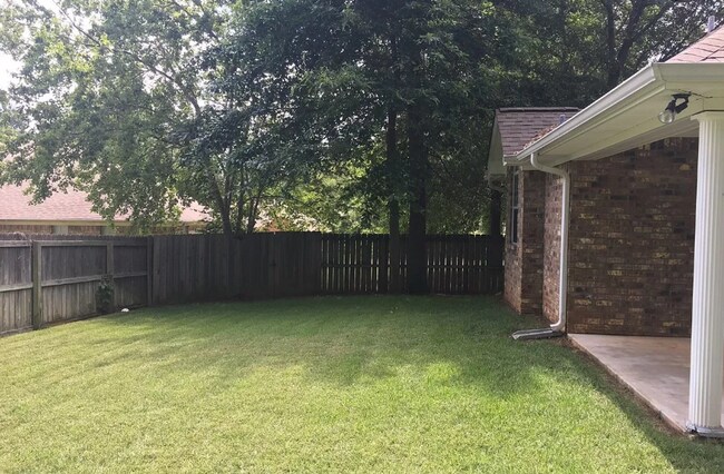 Building Photo - Available in August - 3 Bedroom in Wake Vi...