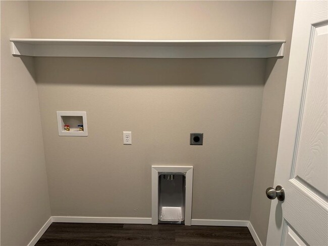 Building Photo - 2613 S Silver St