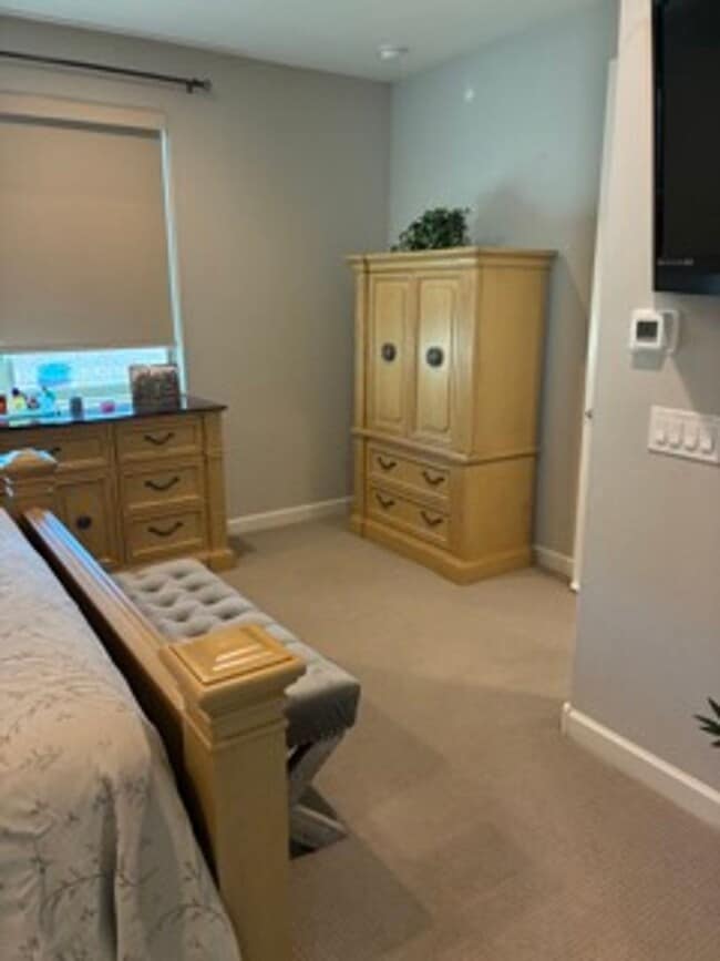 Building Photo - STUNNING NEWER HOME- GATED