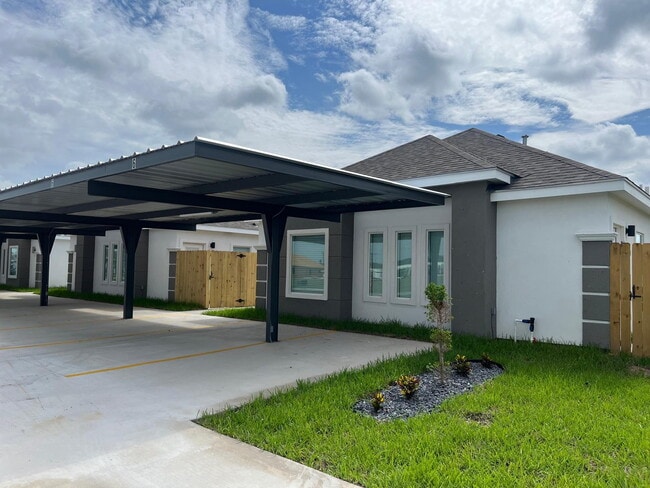 Building Photo - "Chic 2-Bed, 2-Bath Alton Apartment with Elegant Granite Touches!"
