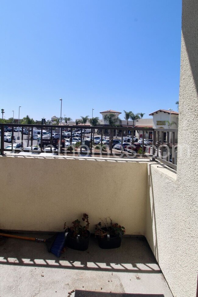 Building Photo - 1710 Discovery Falls Dr