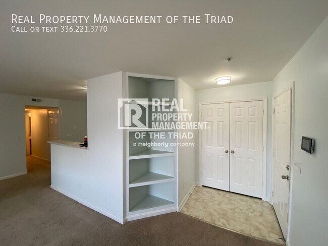 Building Photo - 5012 Lawndale Dr
