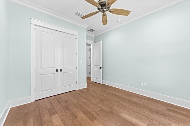 Building Photo - 465 Karcher Ave