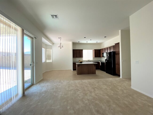 Building Photo - 6209 E Bower Ln