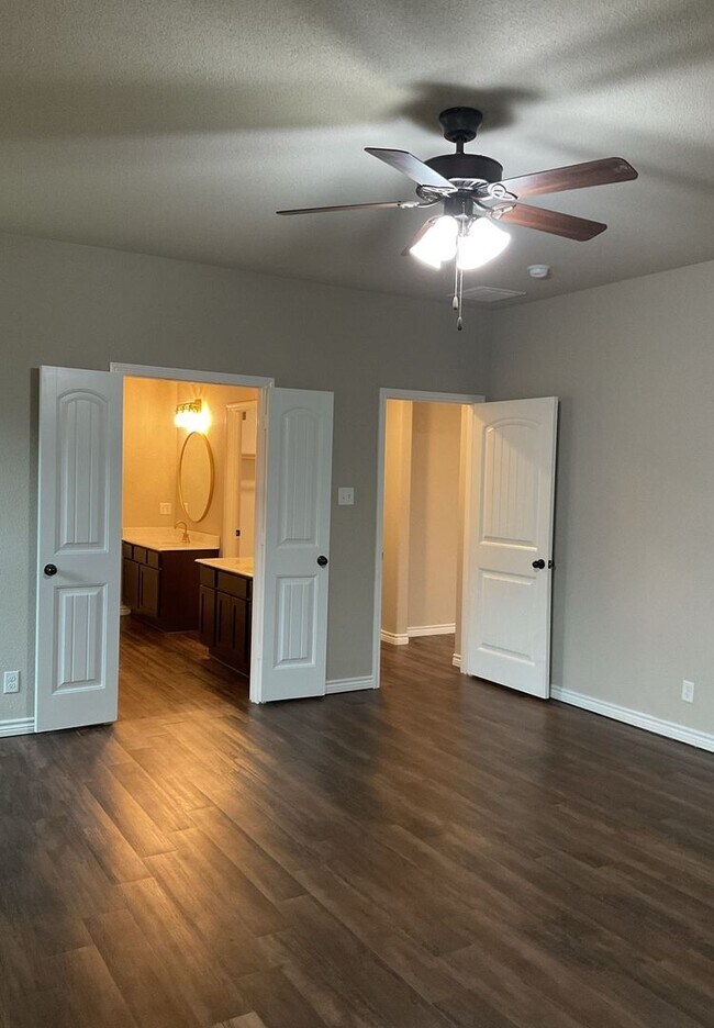 Building Photo - 4509 Colonel Dr