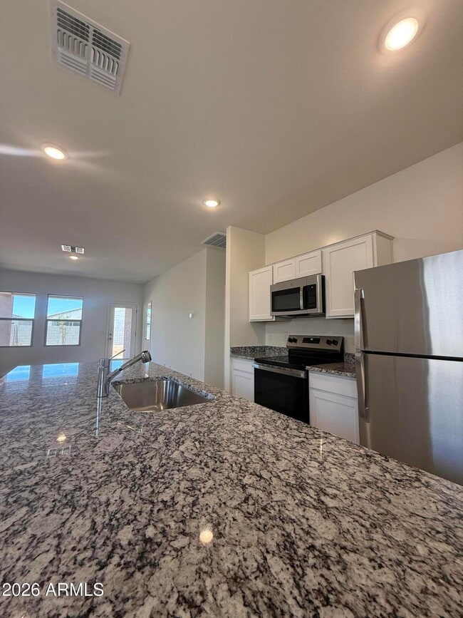 Building Photo - 2370 Steer Dr