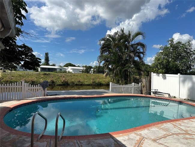 Building Photo - 1107 SW 83rd Ave