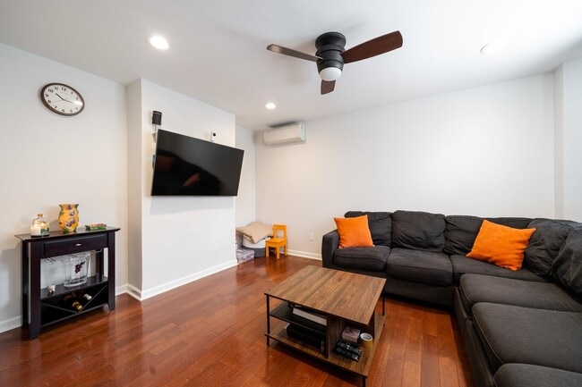 Building Photo - 67A Columbia Ave