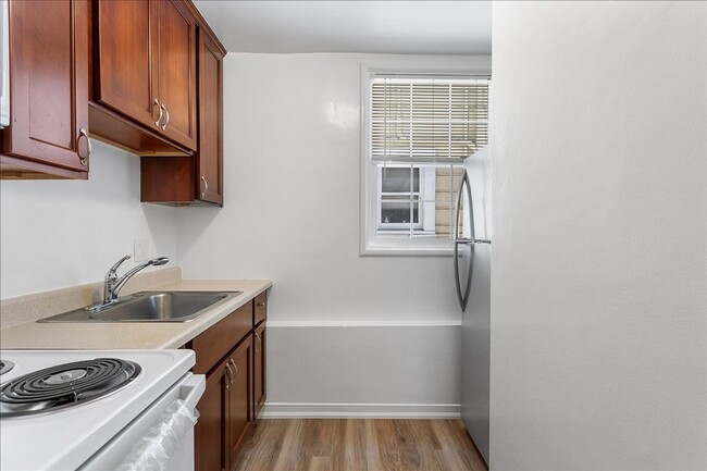Building Photo - 1443 Stanton St
