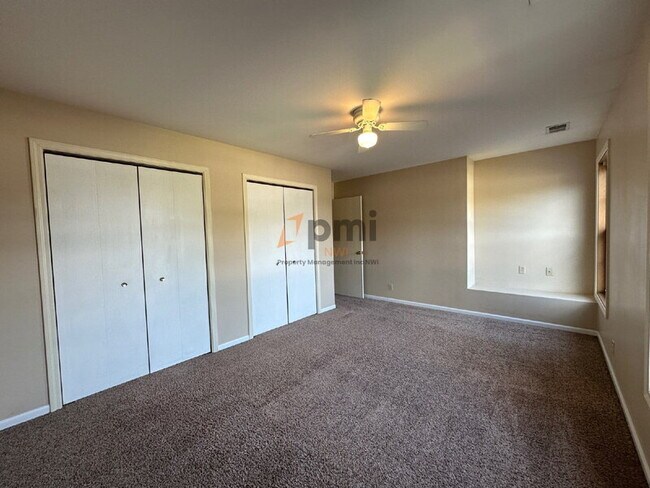Building Photo - 678 Dearborn Rd