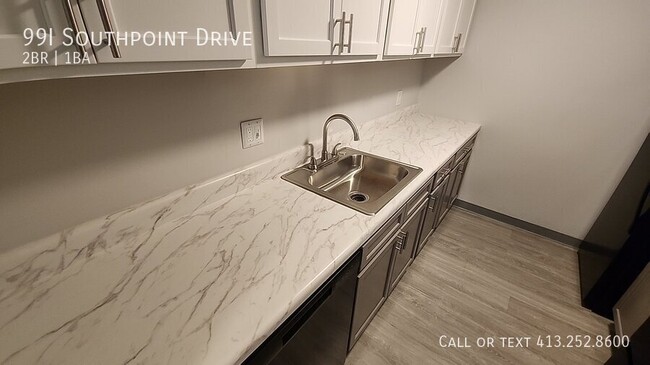 Building Photo - 99 Southpoint Dr