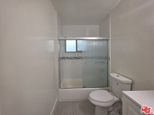 Building Photo - 1224 N Fairfax Ave