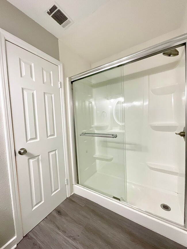 Building Photo - 2003 Doris Dr