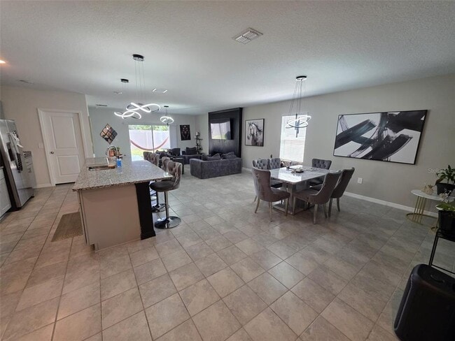 Building Photo - 559 Wayland Dr