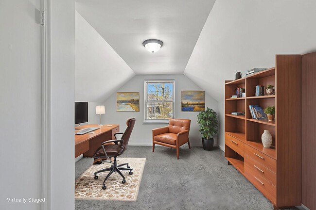 Building Photo - College Hill Renovated Home w/4 bdrms