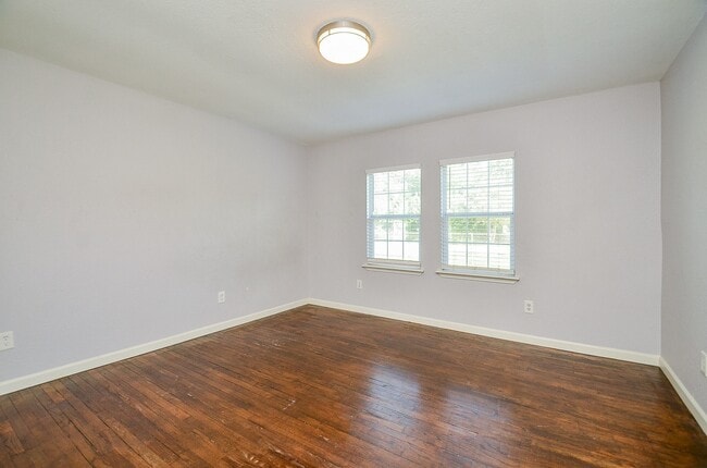 Building Photo - 1028 Caperton St