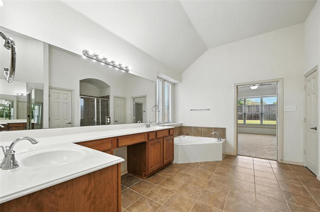Building Photo - 520 Smoke Tree Dr