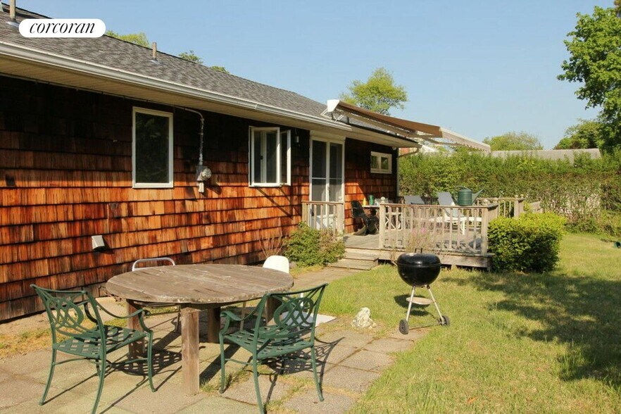 Building Photo - 35 Bayberry Ln