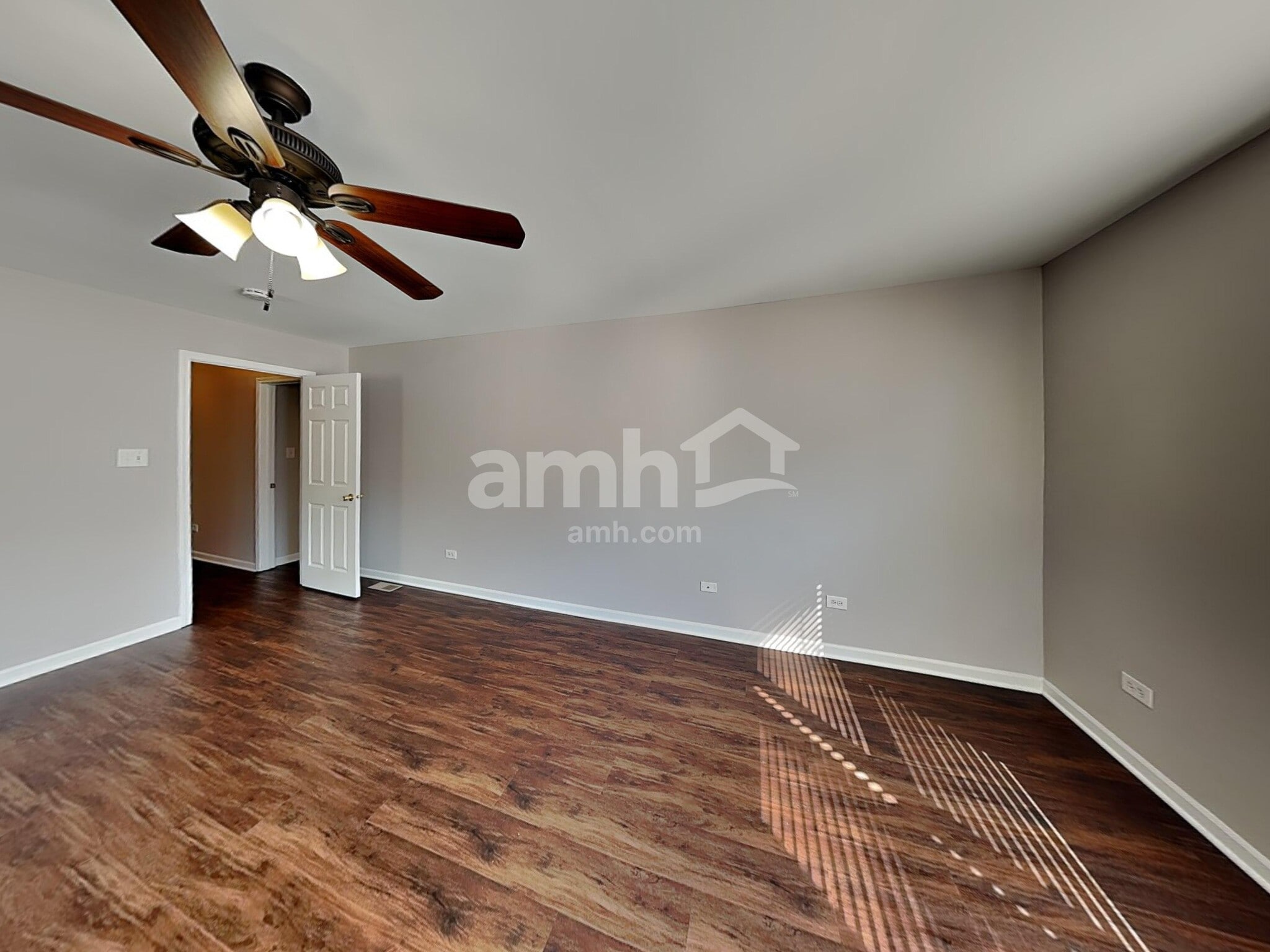 Building Photo - 5301 Meadowbrook St