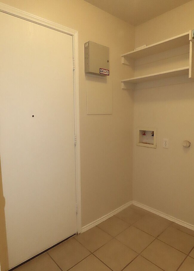 Building Photo - Beautiful 3 Bedroom, 2 Bath Home in Flint!