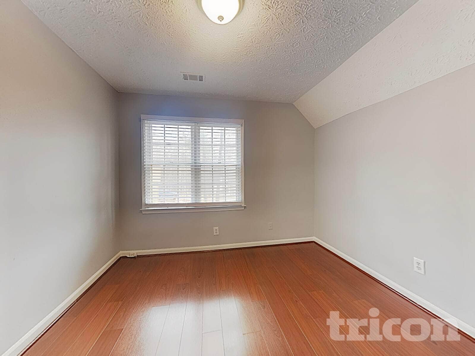 Building Photo - 2651 Laurel Woods Ln SE