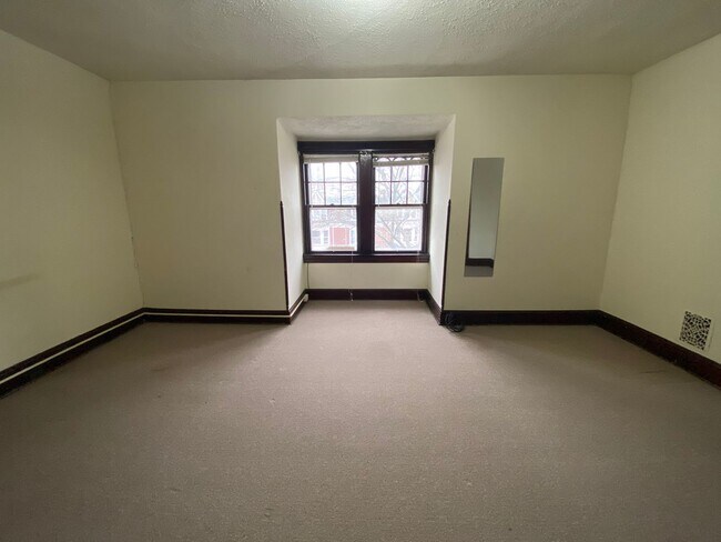 Building Photo - 603 W Lemon St