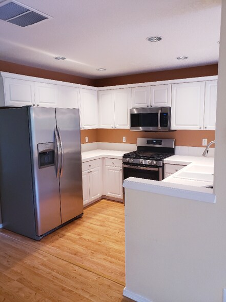 Building Photo - 6483 NW Wenmarie Dr