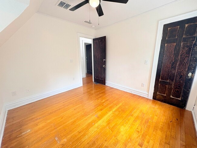 Building Photo - 212 Barbourville Dr
