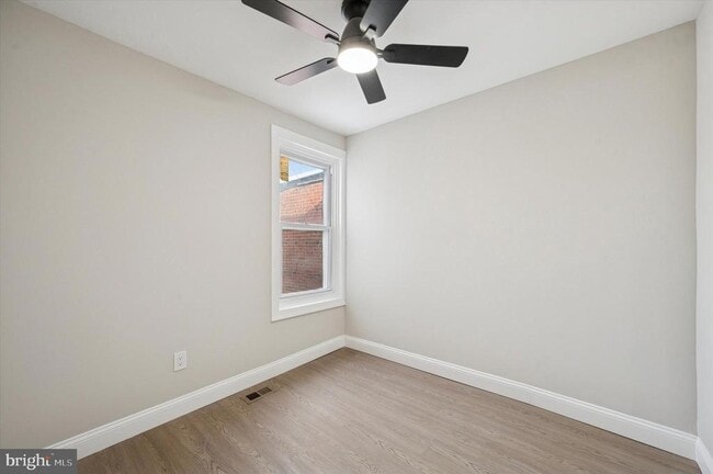 Building Photo - 2165 Conlyn St