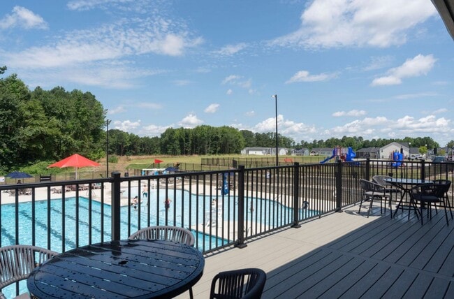 Building Photo - 416 Barrington Row Ave