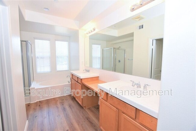 Building Photo - 363 Feather River Pl