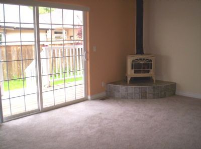 Building Photo - Like new, high-quality, 3-bedroom home near parks/river