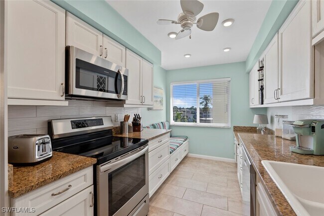 Building Photo - 3420 Gulf Shore Blvd N