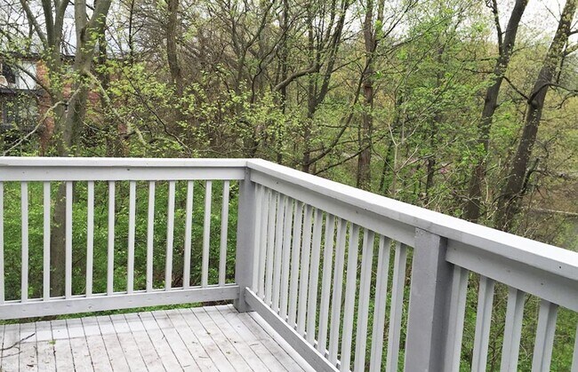 Building Photo - 3227 Bishop St