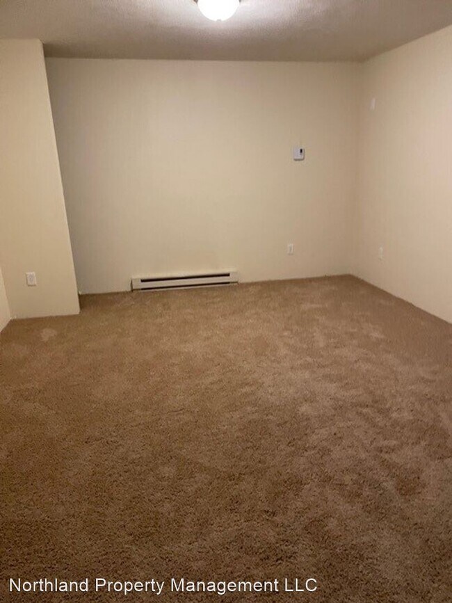 Building Photo - 3 br, 1.5 bath House - 3184 Rennie St