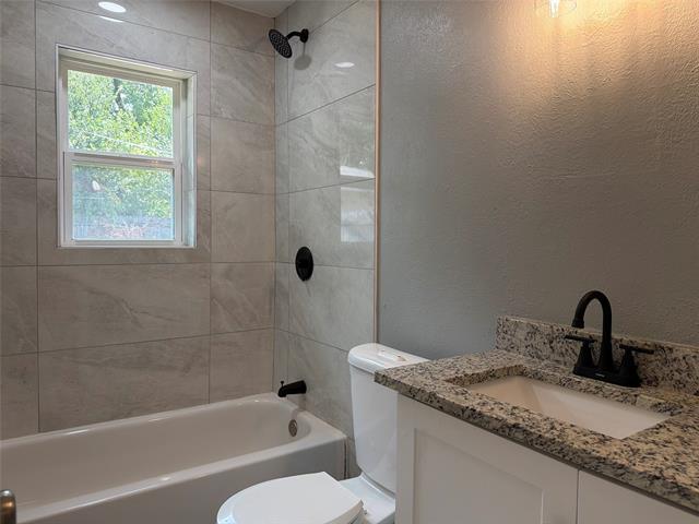 Building Photo - 2505 Normont Cir