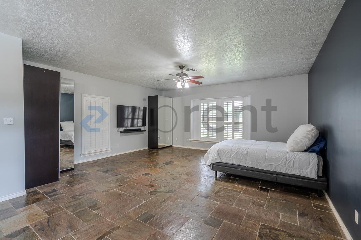 Building Photo - 7934 Round Rock Dr