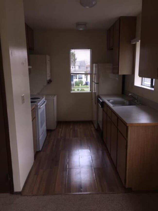 Building Photo - 1 bedroom in Seattle WA 98116