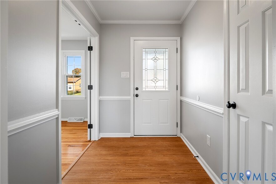 Building Photo - 3908 Pfost Ave