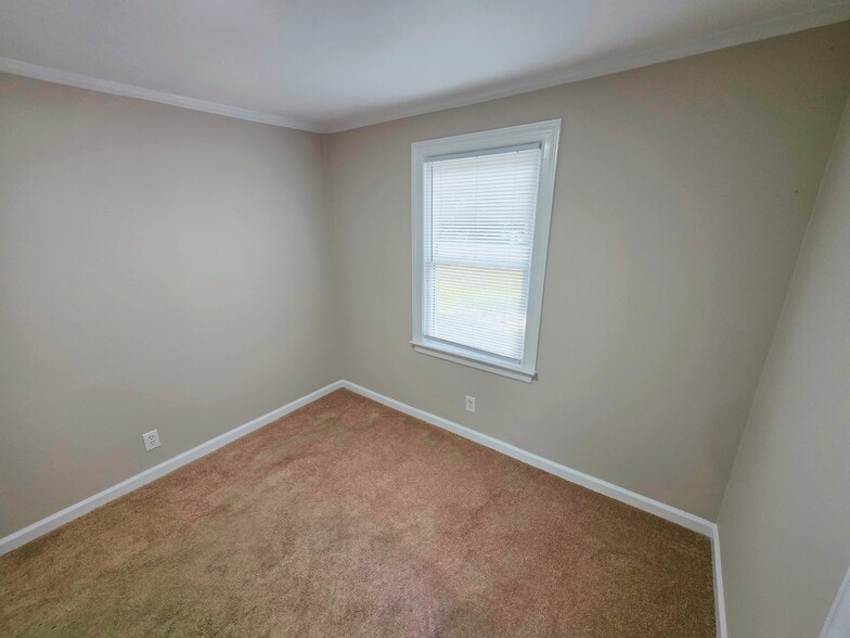 Building Photo - 104 Archdale Dr