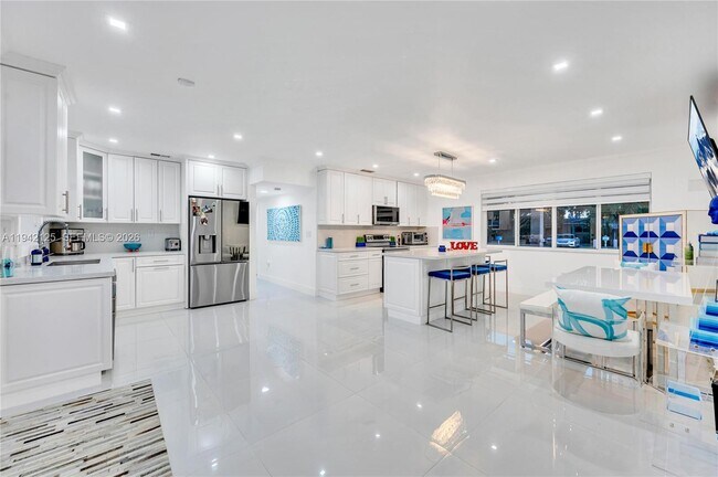 Building Photo - 8501 SW 142nd St