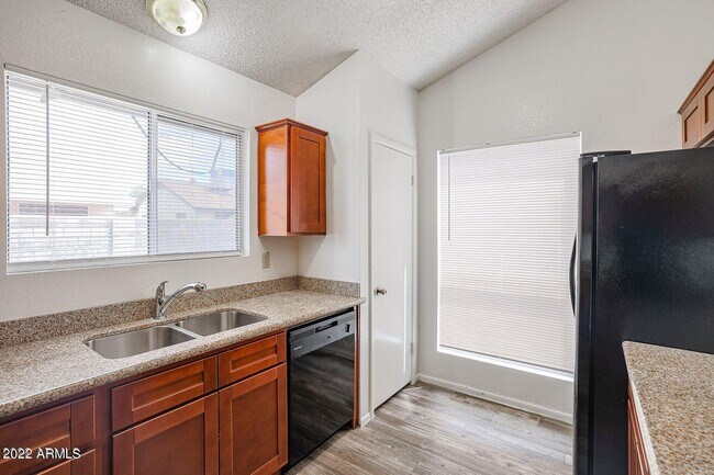 Building Photo - 7320 W Krall St