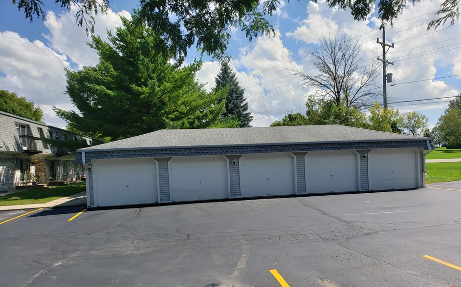 Building Photo - Meadowview Village Apartments