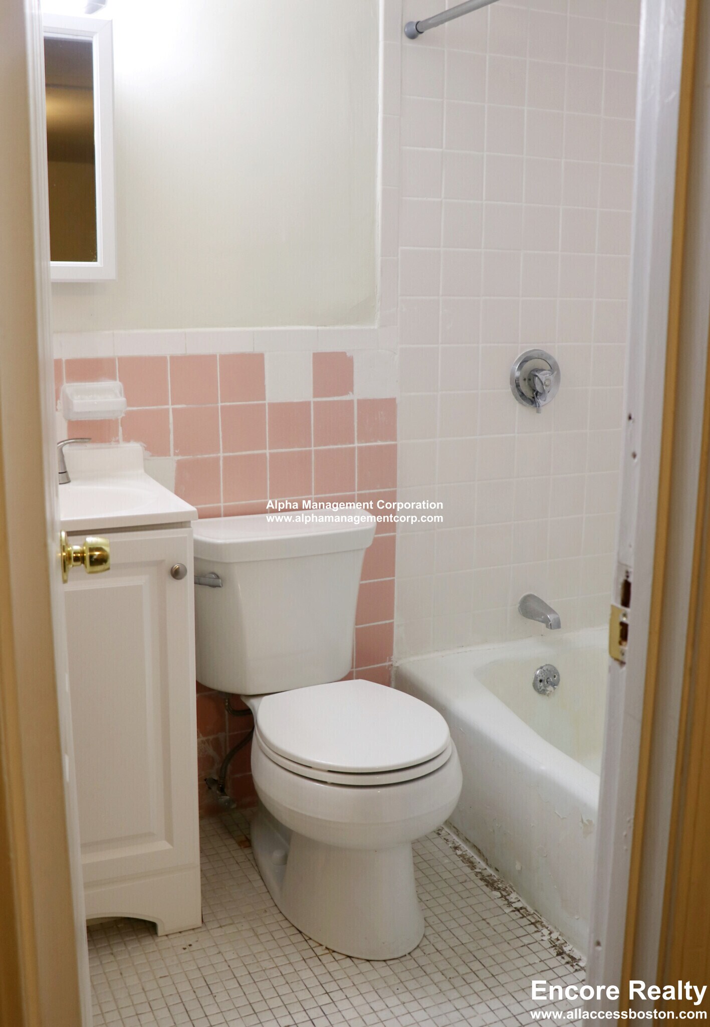 Building Photo - 10 Wait St