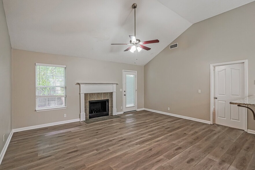 Building Photo - 1339 Macduff Dr