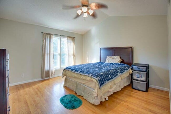 Building Photo - Townhouse in the City of Harrisonburg