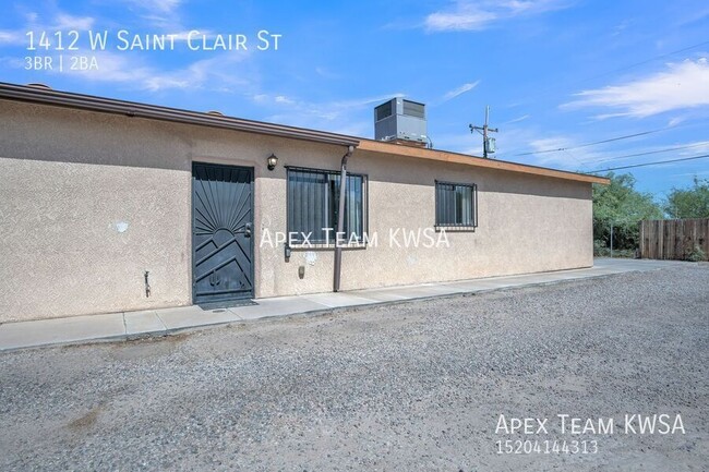 Building Photo - $1495- Lovely 3 Bed /2 Bath Duplex near Si...