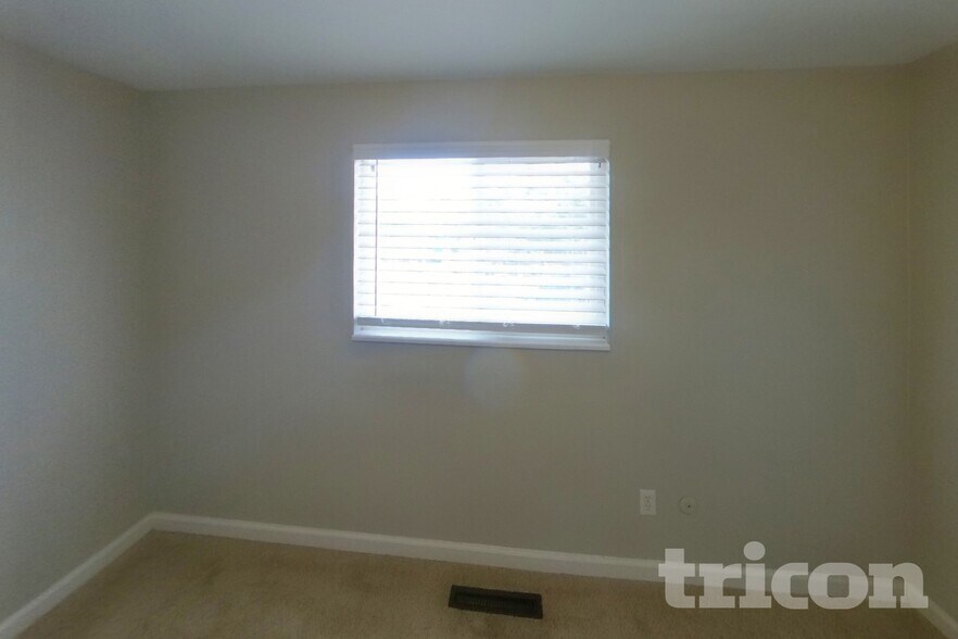 Building Photo - 4540 Monica Dr