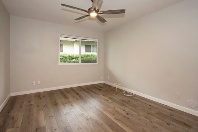 Building Photo - Completely Renovated 2 Bedroom / 1.5 Bath ...